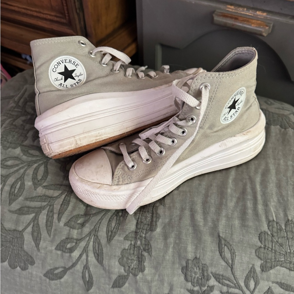 Converse Women's High-Top Sneakers - Light sage green